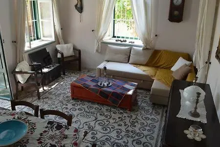 Traditional Summer House بيت للعطل إياليسوس